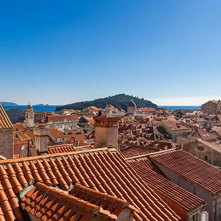 Two Friends Palace ゲストハウス 3*