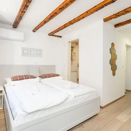 Two Friends Palace ドゥブロブニク