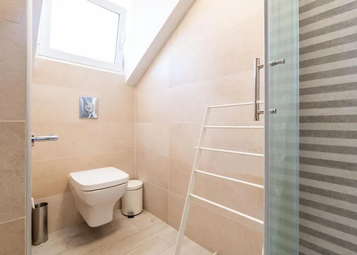 Two Friends Palace ゲストハウス 3*