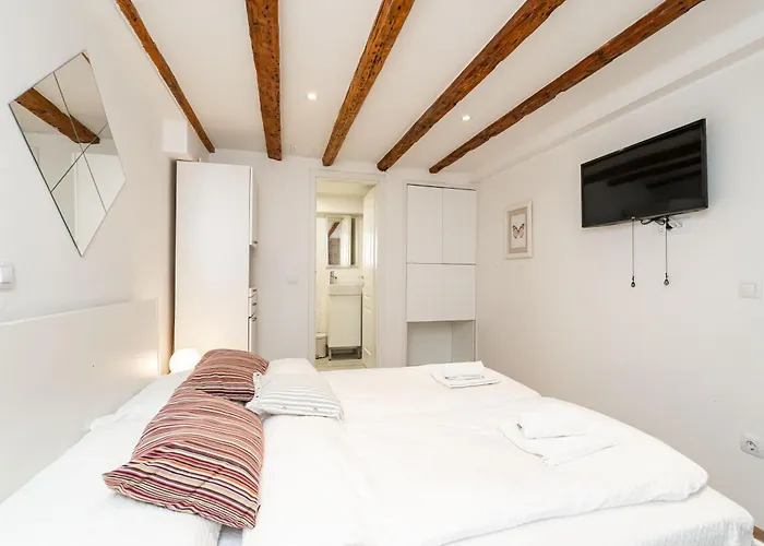 ゲストハウス Two Friends Palace